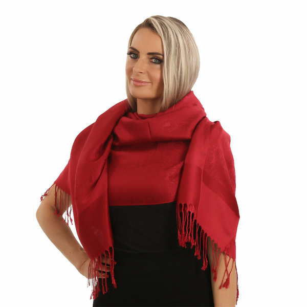 "Deep Red"  Het rood van deze shawl doet altijd aan de liefde denken. Een feest om te dragen.