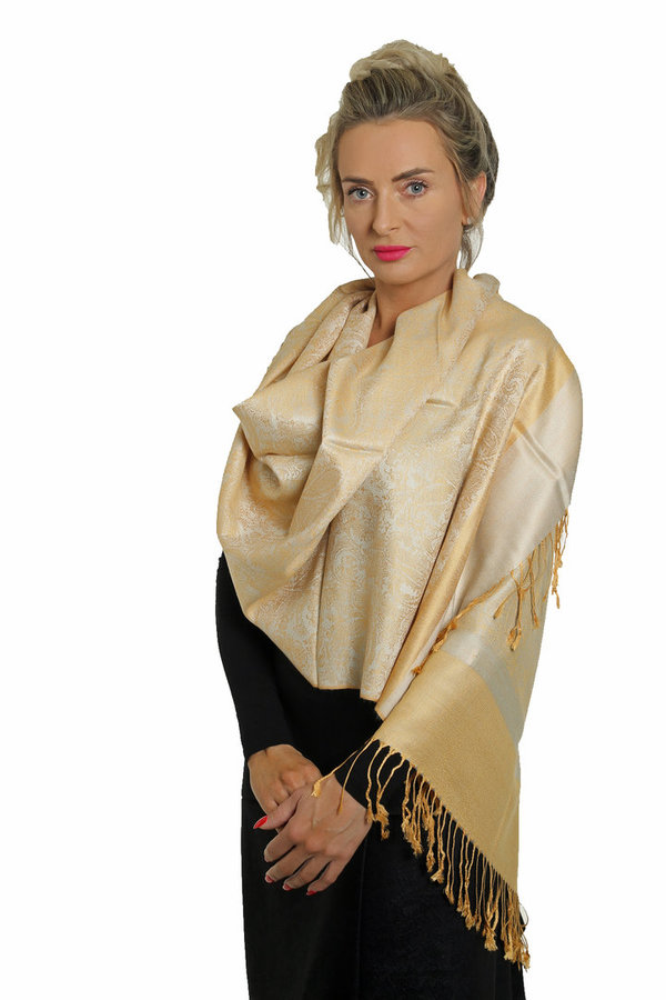 Golden Sand, prachtige gele Sjaal met goudkleurige en off white . Zacht en Luchtig als Omslagdoek.